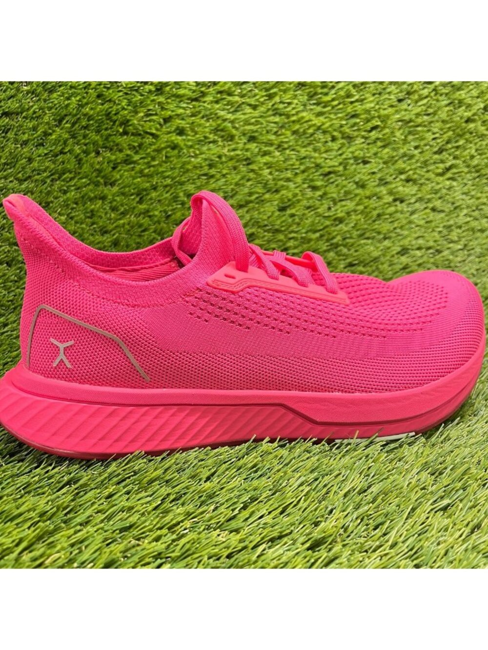 Flux Footwear Adapt Runner Neon Pink Mens Size 10 Athletic Knit Shoes Sneakers
